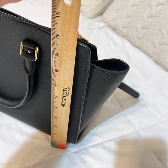 MICHAEL KORS  BLACK HANGBAG, BLACK WITH GOD TONE HARDWARE - Picture 7 of 16